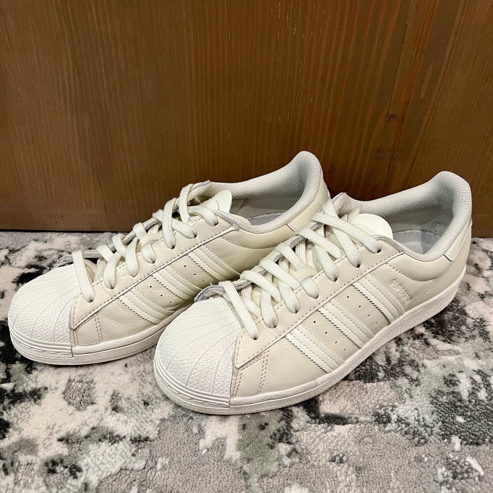 Cream Adidas Superstars